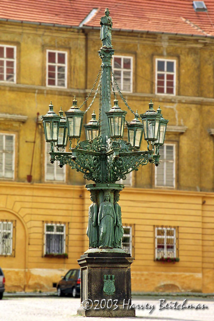 Prague Lampost No 3-9350-29.jpg